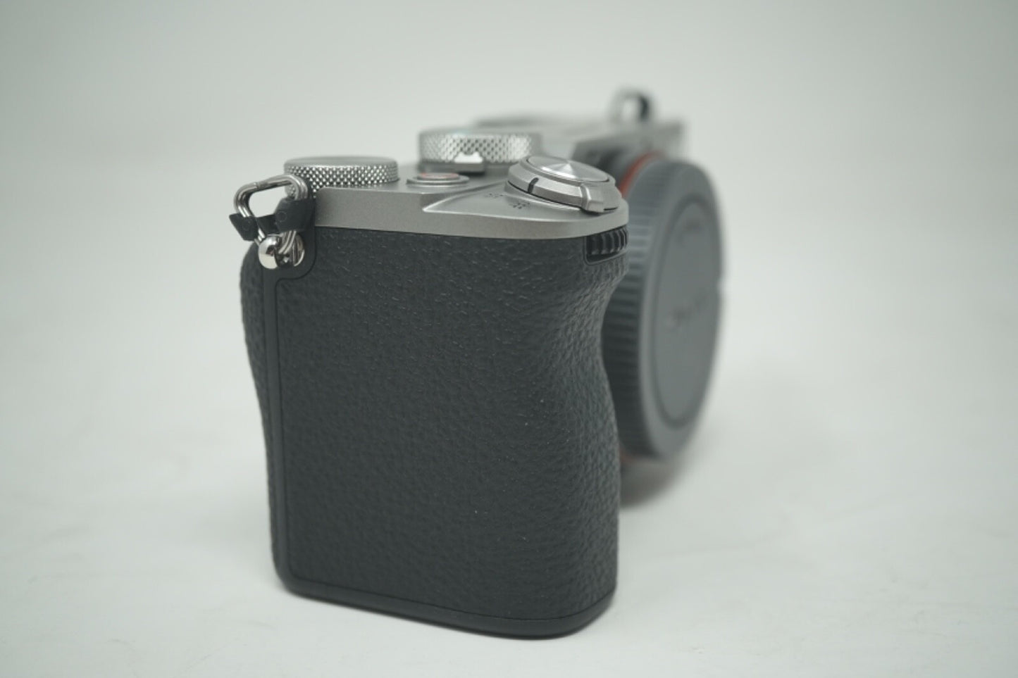 Sony a7C II Full Frame Mirrorless Camera Body A7C2 A7CII - 33MP - Silver -- LN