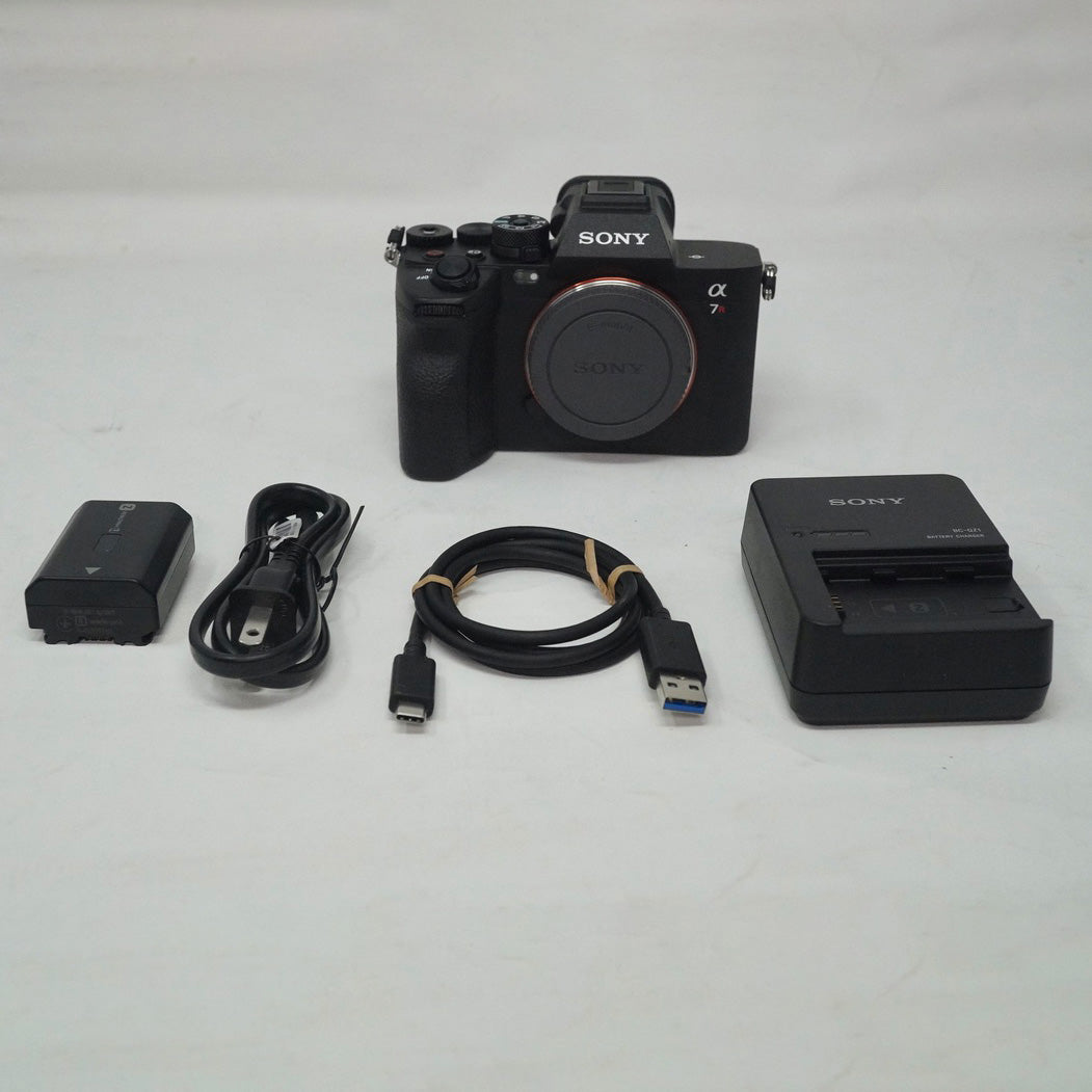 Sony Alpha a7R V Mirrorless 61MP 8K Mirrorless Camera - 7R5 A7R5 A7RV 7RV -- EUC