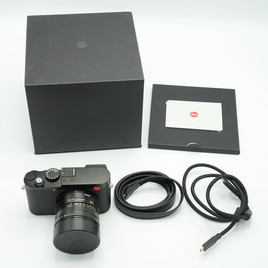 Leica Q3 60MP Digital Camera w/ 28mm F1.7 Summilux ASPH Lens