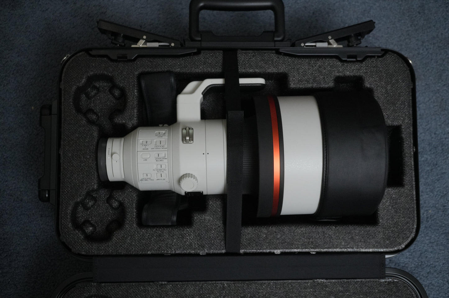 Sony FE 400mm f2.8 GM OSS Lens SEL400F28GM - Mint w/ Case