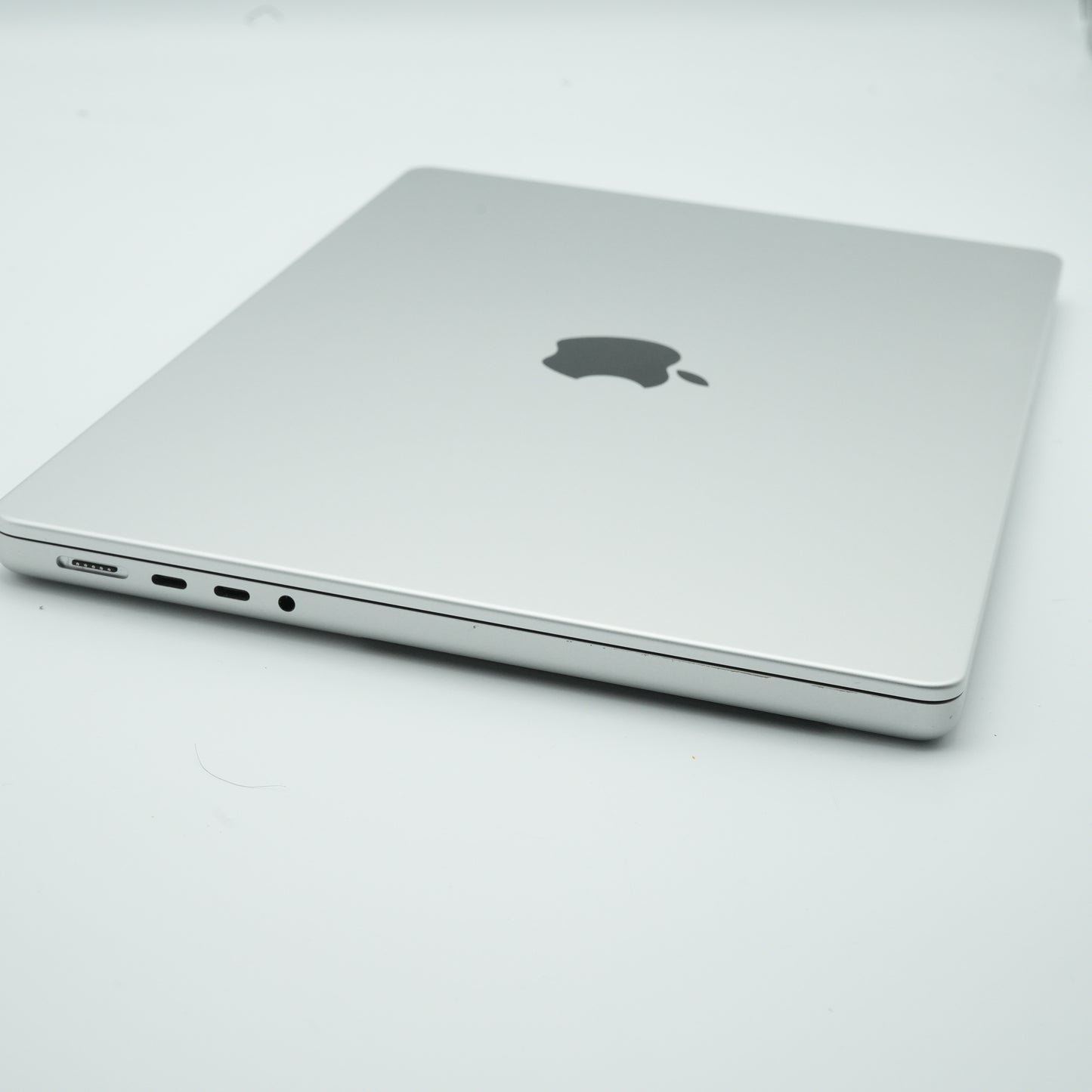 Apple 14" MacBook Pro (M4 Max, Silver) 128GB / 8TB MAXED OUT Laptop
