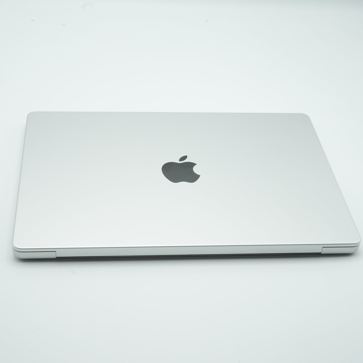 Apple 14" MacBook Pro (M4 Max, Silver) 128GB / 8TB MAXED OUT Laptop