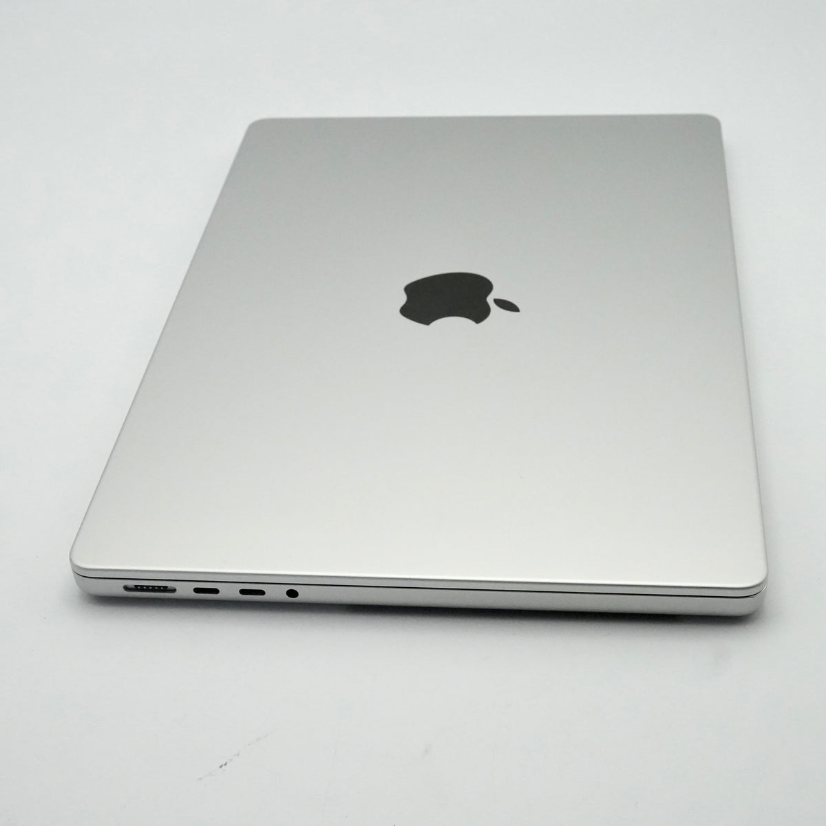 Apple 14" MacBook Pro (M4 Max, Silver) 64GB / 4TB  Laptop - Z1FB000P0