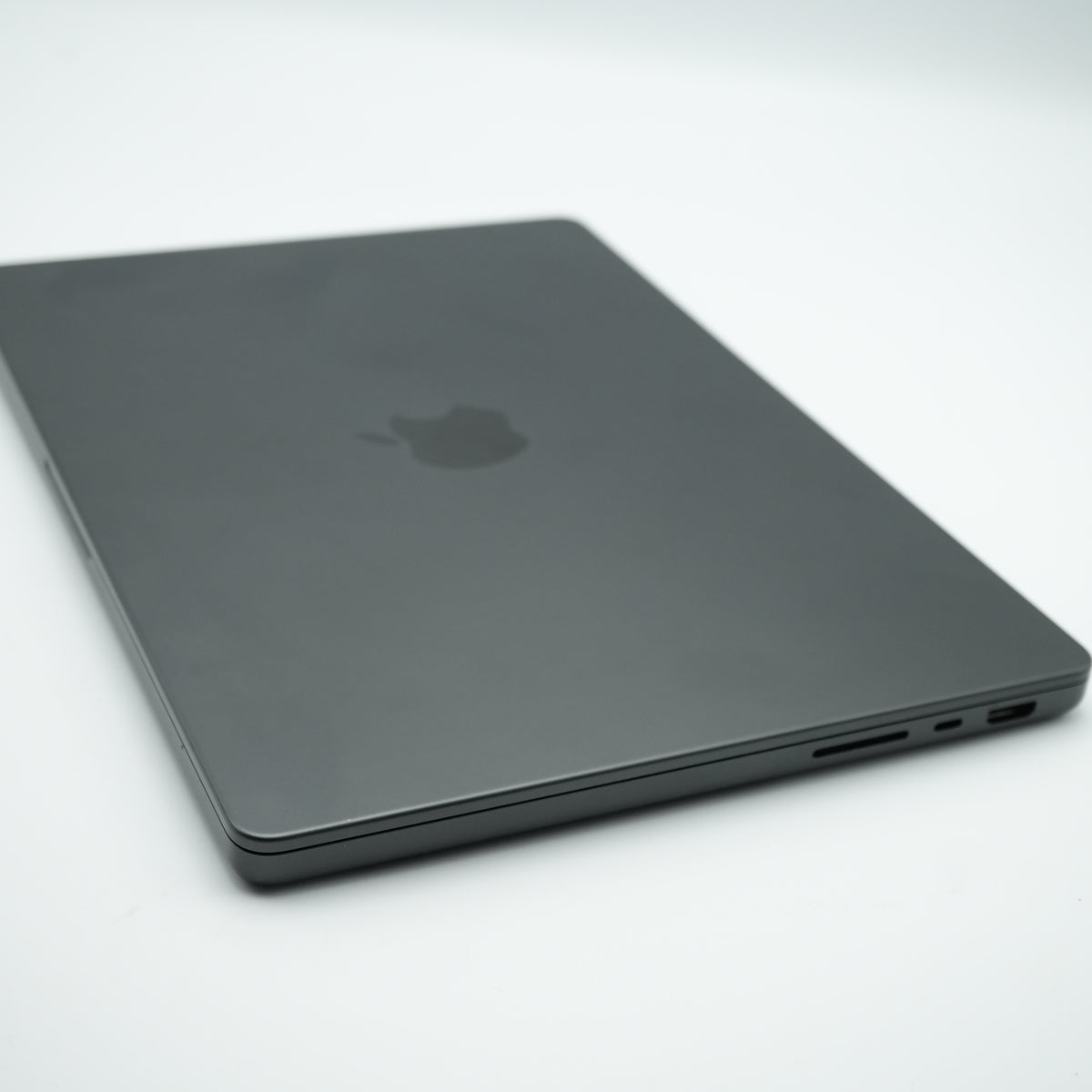 Apple 14" MacBook Pro (M4 Max, Space Black) 128GB / 4TB MAXED OUT Laptop - Nano